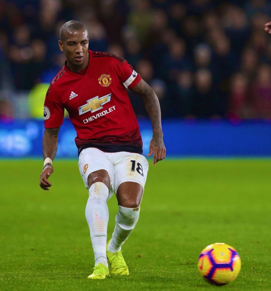 Ashley Young Set to Join Everton as Sean Dyche’s First&nbsp;Signing
