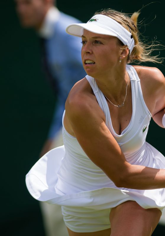 Anett Kontaveit Survives to Fight Another Day in Dramatic&nbsp;Opener