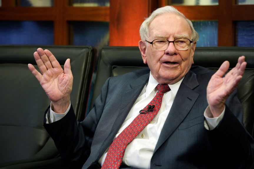 Warren Buffett Sets New Cash Pile Record Amidst Market&nbsp;Turmoil