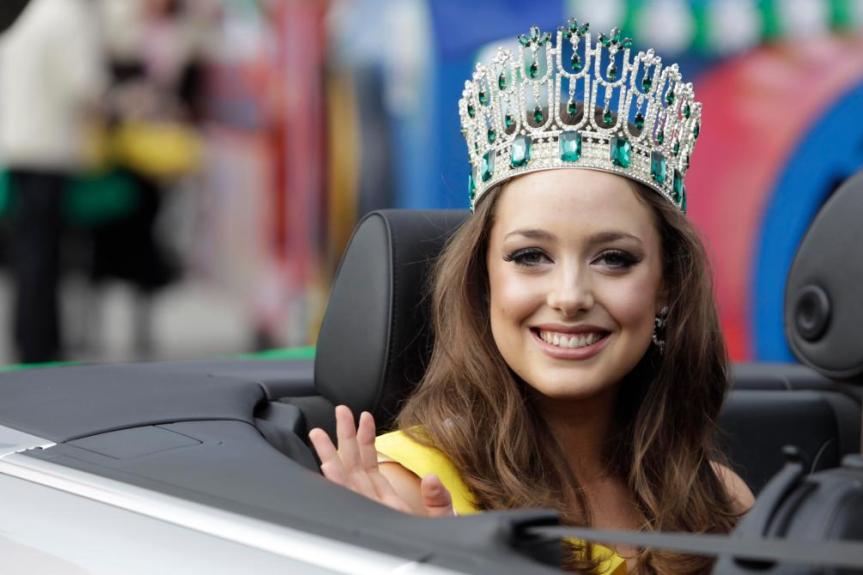 Tech Investor and Former Beauty Queen Face Backlash for Wedding that Disrespected World-Renowned&nbsp;Landmark