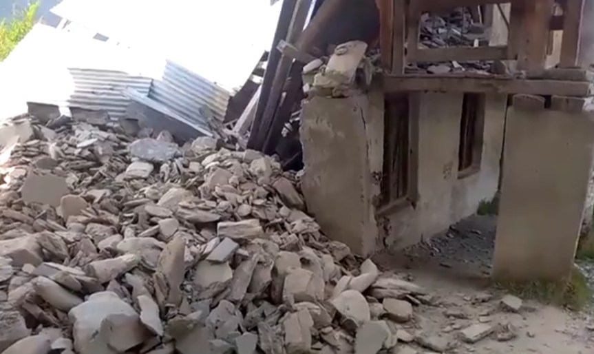 Survivors share harrowing tales as Nepal earthquake wreaks&nbsp;havoc